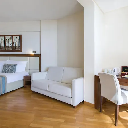 Golden Bay Resort Larnaka