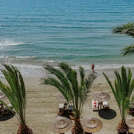Golden Bay 5* Larnaka