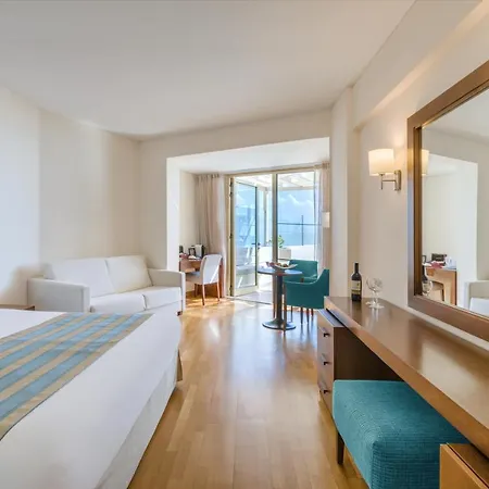 Resort Golden Bay 5*