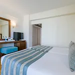 Golden Bay 5* Larnaca