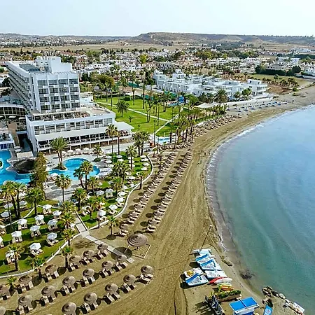 Golden Bay Resort 5*