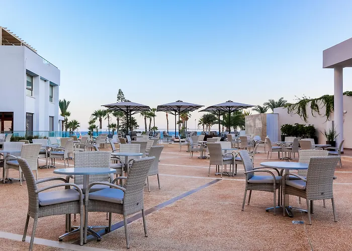 Golden Bay 5* Λάρνακα