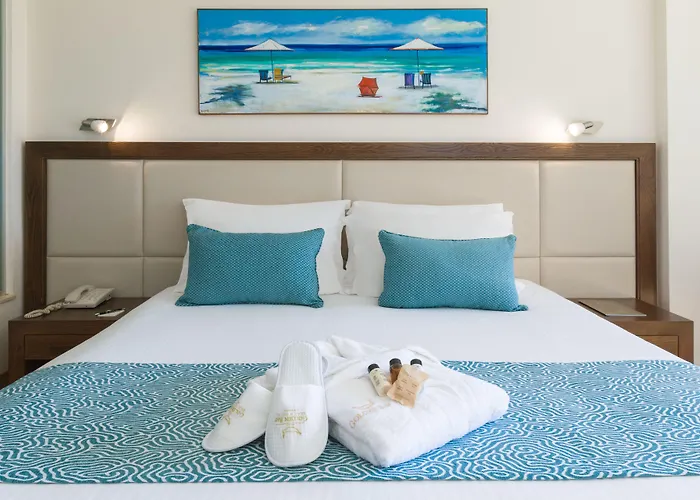 Golden Bay Θέρετρο 5*