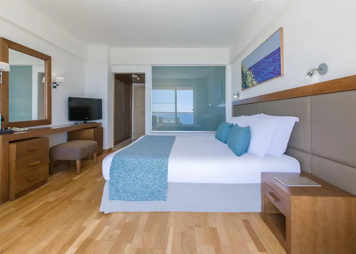 Resort Golden Bay Larnaka