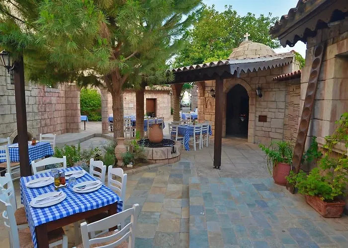 Golden Bay Θέρετρο 5*