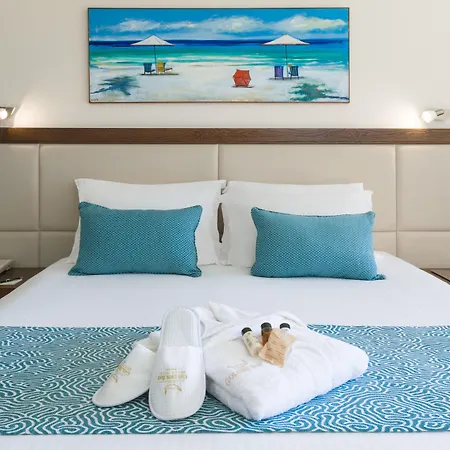Golden Bay Θέρετρο 5*