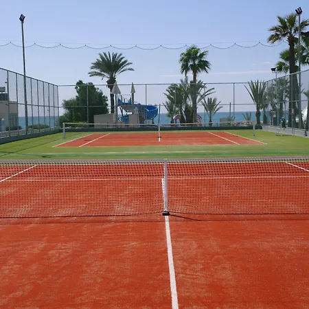 Golden Bay Θέρετρο 5*