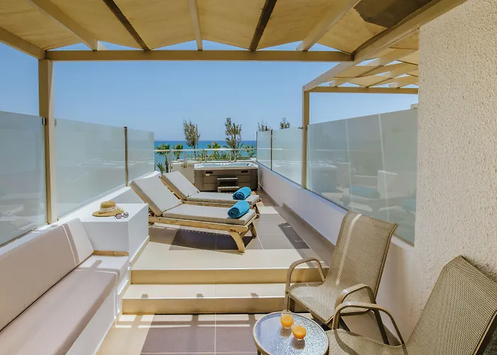 ゴールデン ベイ ビーチ 5*